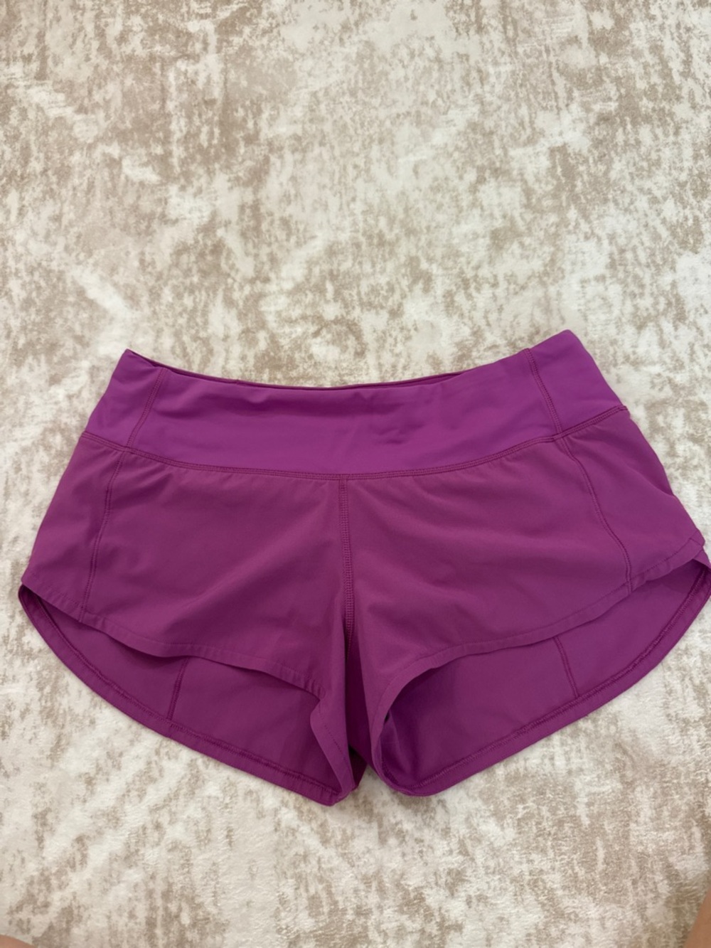 Lululemon Speed Up Shorts Low Rise 2.5” Size 4 Vivid Plum